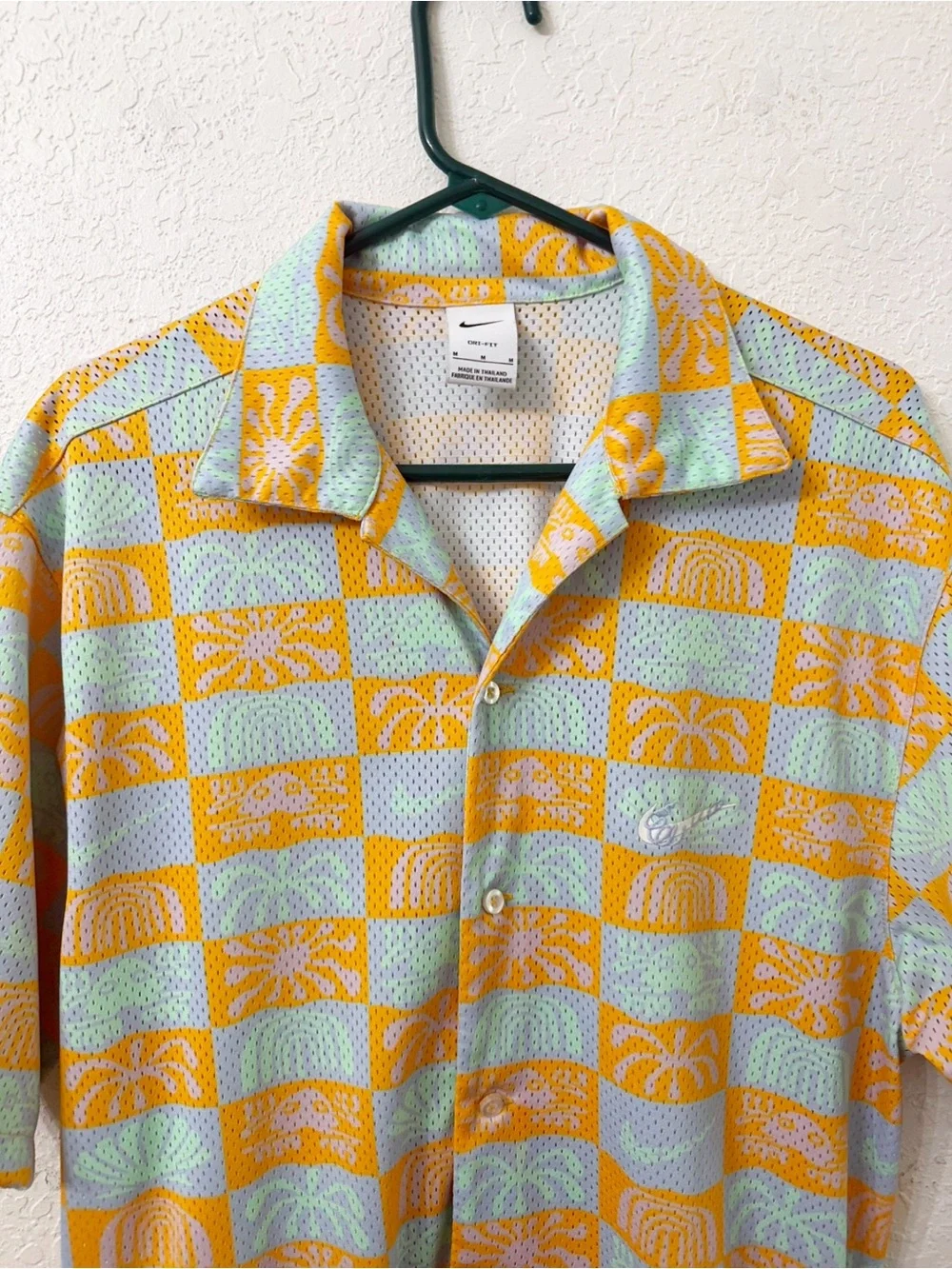 Nike Sportswear Mesh Cruise Vacation Button Up Shirt - M